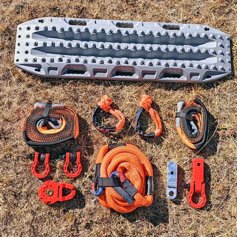 Beach Overlanding, Off Road Recovery Gear, Overlanding Organization, Tactical Truck Ideas, Jeep Overlanding, 4wd Accessories, Off Road Truck Accessories, Overland Accessories, Overlanding Gear