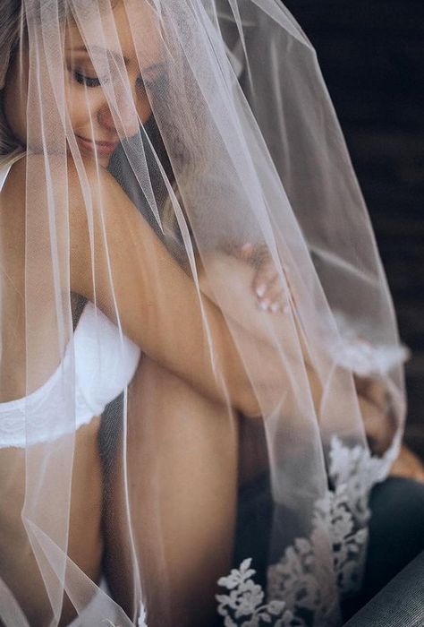 20 Ideas of Sexy Wedding Photos for Your Wedding Boudoir book | Roses & Rings Bridal Bodouir With Veil, Bouidor Photography Ideas Wedding, Budoir Sessions Bride, Bodoir Sesion Ideas Wedding, Diy Boudiour Photoshoot Phone Wedding, Buduaar Photoshoot Ideas, Wedding Bodoir Sesion Ideas, Bridal Boudiour Poloroid, Wedding Boidour