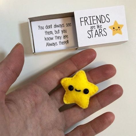 Buku Diy, Friends Are Like Stars, Diy Best Friend Gifts, Diy Birthday Gifts For Friends, Friends Diy, Diy Gifts For Friends, Diy Crafts To Do, Friends Are Like, Fun Diy Crafts