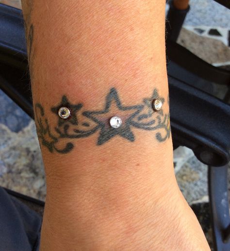 My new dermal piercings on my wrist. Piercing Ideas, Pink Dermal Piercing, Dermal Piercing Tattoo, Dermal Piercings, Piercing Chart, Dermal Piercing, Tattoo Bracelet, Piercing Tattoo, Tattoo Inspo