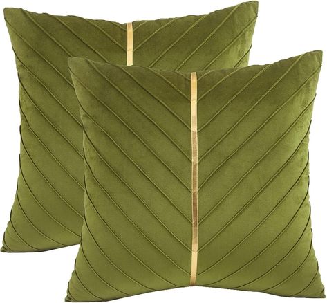 Green Couch Pillows, Green Velvet Throw Pillow, Couch Luxury, Olive Green Bedrooms, Olive Green Velvet, Cushion Bed, Living Room Plan, Modern Pillow Covers, Green Couch