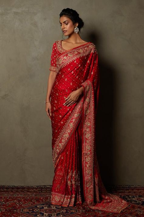 Red Saree Wedding, Red Sari, Saree Women, Bridal Sari, Indian Wedding Gowns, Traditional Blouse Designs, Floral Saree, Fancy Sarees Party Wear, Ritu Kumar