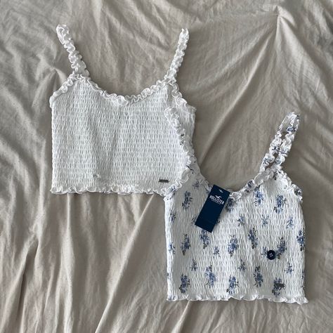 Hollister Cropped Tank Tops. Ribbed Material Super Stretchy. New With Tags. Y2k Hollister Outfits, Ribbed Cropped Tank Top, Hollister Tops Summer, Cute Summer Tank Tops, Cute Crop Top Outfits Summer, Hollister Outfits Summer, Thrifty Aesthetic, Cute Tank Tops For Summer, Preppy Crop Top