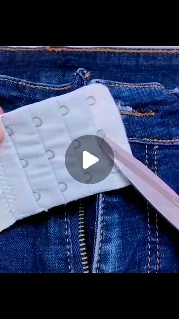 Diy Sewing Hacks, Sewing Alterations Tips And Tricks, Sew Without A Sewing Machine, Beginner Sewing Projects Easy Clothes, Beginner Sewing Machine Projects, Sewing Hacks Alterations, Sewing Hacks Videos, Sewing Ideas Clothes, Tips Sewing