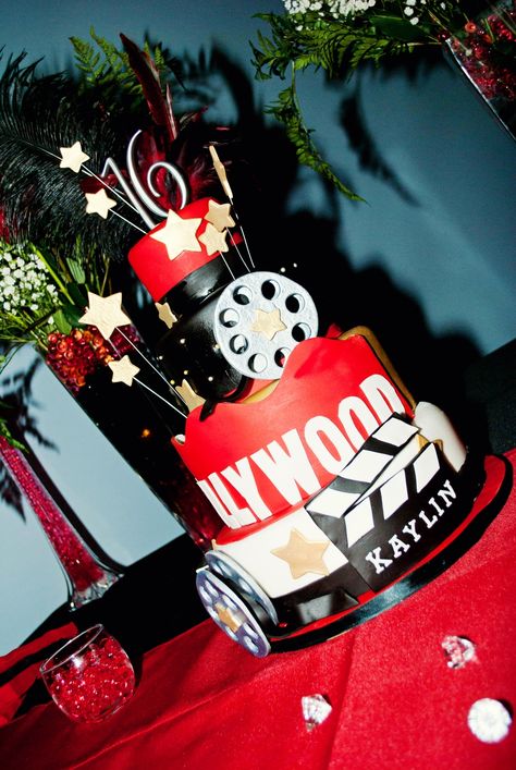 Sweet 16 Cake - Hollywood Theme Hollywood Sweet 16 Theme, Old Hollywood Cake, Hollywood Quince, Hollywood Cupcakes, Hollywood Sweet 16, Hollywood Cake, Theatre Cake, Red Carpet Sweet 16, Hollywood Birthday Parties