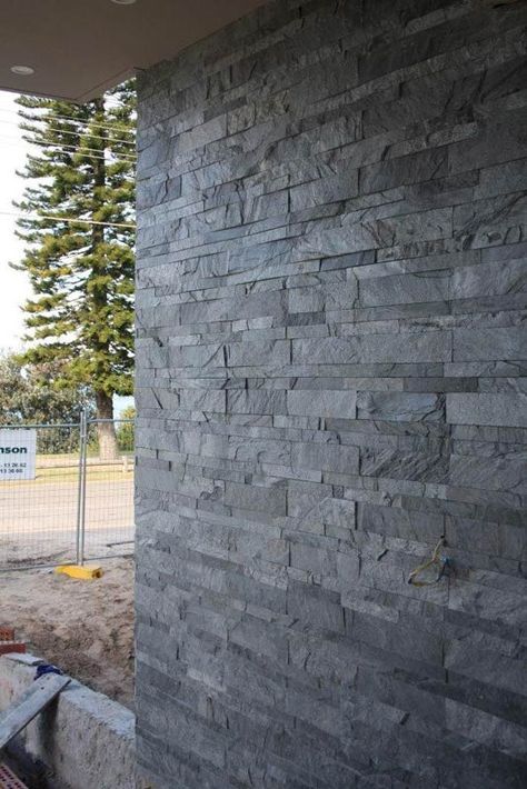 Exterior Wall Stone Cladding, Stone Wall Cladding Texture, Exterior Stone Wall Cladding, Wall Stone Cladding, Textured Tiles Wall, Stone Cladding Interior, Modern Front Gate Design, Stone Cladding Texture, Contemporary Farmhouse Exterior