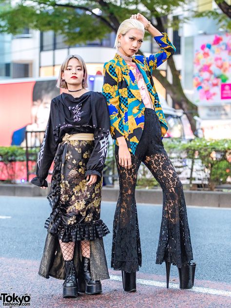20-year-old SMY and 19-year-old Zutti on the street in Harajuku wearing black lace and fishnets with fashion from MYOB, Versace, MCM, Demonia, Pleaser, Prega, remake items, Kinji vintage, and other Tokyo vintage shops. Couture, Haute Couture, Harajuku Fashion Street 90s, Lace Fishnets, Japan Street Fashion, Fashion Styles Types, Kawaii Street Fashion, Japanese Street Wear, Japan Fashion Street