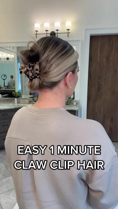 Claw Clip Hair, Coloring Techniques, Hair Upstyles, Curly Hair Updo, Easy Hair Updos, Clip Hairstyles, Hair Tutorials For Medium Hair, Work Hairstyles, Hairdo For Long Hair