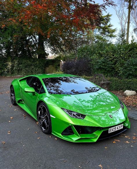 Bad-ass Lamborghini Green Lamborghini, Tmax Yamaha, Car Problems, Lamborghini Lamborghini, Top Luxury Cars, Lux Cars, Super Sport Cars, Lamborghini Cars, Super Luxury Cars