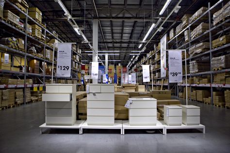 Ikea Inside, Furniture Store Display, Ikea Showroom, Shoping Mall, Ikea Kids Room, Pallet Tv Stands, Malm Dresser, Ikea Dresser, Ikea Kids