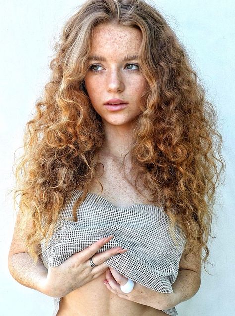Ashley Suarez, Marietta Edgecombe, Brown Hair And Freckles, Freckled Redhead, Ginger Freckles, Sandy Brown Hair, Ginger Model, Redhead Baby, Redhead Model