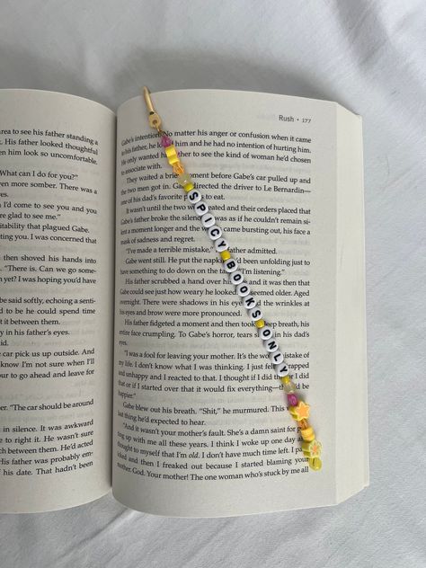 "These beaded bookmarks are perfect for marking your page in your current book or to decorate your favorite read. They also make the perfect gift for any book lover in your life.  Each bookmark is made to order and can be customized to your liking. Since each bookmarks is uniquely made, the bookmark you receive may not appear the exact same in the picture.  The bookmark is 6\" tall and hooks over the spine of the book to allow the beads to hang outside of your book. The length of the beads will Bow Bookmark Diy, Beaded Book Marks, Bookmarks With Beads, Unique Bookmarks Handmade, Bookmarker Ideas, Spicy Books, Bookmark Handmade, Bookmarks For Books, Anime Paper