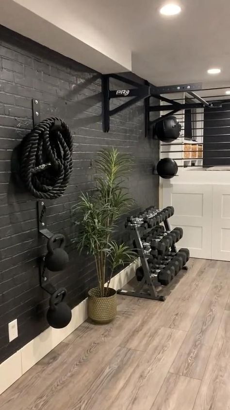 Gym Accent Wall, Home Gym Ideas Small, Gym Space, Home Gym Ideas, Mini Gym, Gym At Home, Wall Watch, Home Gym Design, Gym Ideas