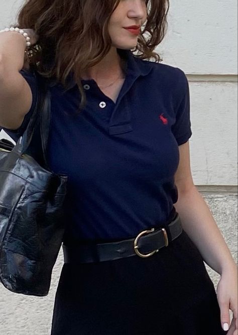 Work Polo Shirt Outfit Women, Polo Outfit Women's, Polo Outfits For Women, Polo Shirt Outfit Women's, Lip Cheek Tint, Alledaagse Outfits, Polo Shirt Outfits, Polo Outfit, Shirt Outfit Women