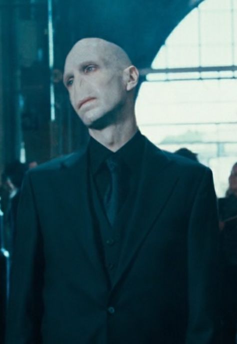 Voldemort In Suit, Lord Voldemort Wallpaper, Voldemort Laugh, Voldemort Aesthetic, Voldy Moldy, Voldemort Wallpaper, Ralph Finnes, Voldemort And Bellatrix, Tom Marvolo Riddle