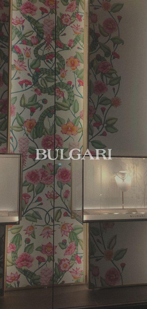 Bulgari Aesthetic, Vintage Flowers Aesthetic, Sparkling Wine Glasses, Watch And Jewelry, Marble Rings, Hotel Inspiration, Pakistani Dresses Casual, Flowers Aesthetic, Rose Gold Diamond Ring