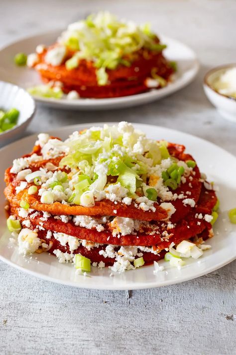 New Mexico Enchiladas Recipe, Sonoran Enchiladas Recipe, Flat Enchiladas, Mexican Cuisine Recipes, How To Make Enchiladas, Fried Corn Tortillas, Mexican Enchiladas, Fried Corn, Mexico Food