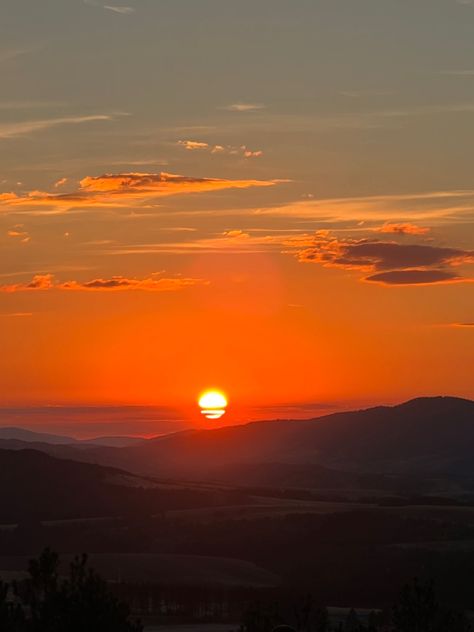 #sunset #sun #sky #skyline #clouds #mountains #view #mountainview #skyview #orange #blue #yellow Nature, Sunset From Mountain, Mountain Sunset Painting, Sunset Skyline, Clouds Mountains, Background Elements, Dark Mountains, Sunset Mountains, Mountains Sunset