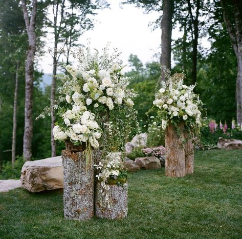 Arch Garden, Backyard Wedding Decorations, Ceremony Arrangement, Backyard Wedding Ceremony, Wedding Alters, Deco Champetre, Rustic Backyard, Wedding Ceremony Arch, Garden Weddings Ceremony