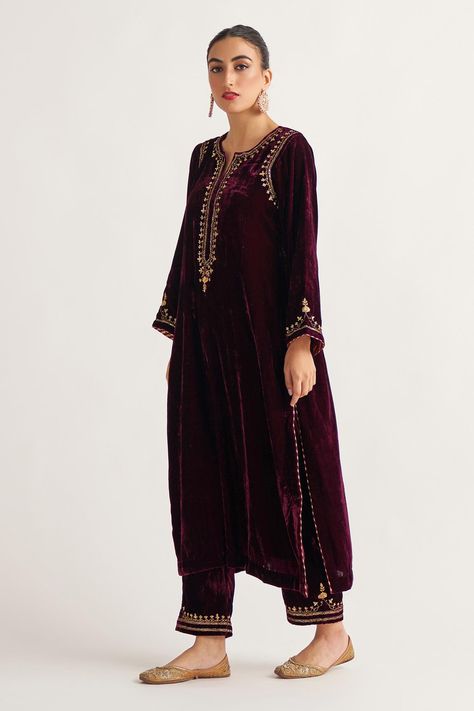 Buy Anantaa by Roohi Wine Velvet Placement Hand Embroidered Straight Kurta With Pant Online | Aza Fashions Velvet Suit Design, Velvet Kurta, Velvet Embroidery, Ash Hair, Velvet Dress Designs, Aesthetic Dresses, Kurta For Women, Pant For Women, Kurti Designs Latest