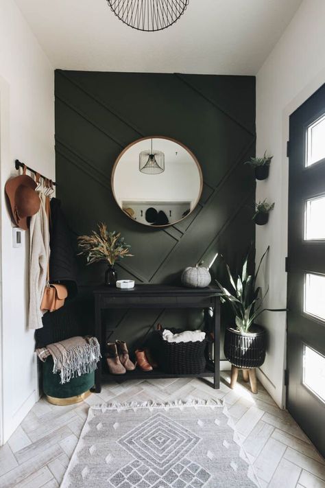 Minimalist Fall Decor, Dark Green Rooms, Dark Green Living Room, Green Accent Walls, Green Dining Room, Dark Green Walls, Fall Living Room Decor, Living Room Orange, Black Living Room