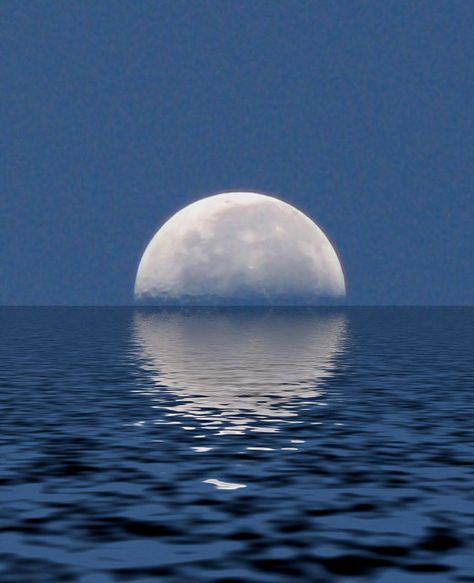 moonlight over water pictures | Moon over the Water | Flickr - Photo Sharing! Moon Over Water Aesthetic, Moonlight Over The Ocean, Moonlight On Ocean, Moon And Water Aesthetic, Water Pictures Aesthetic, Ocean Pictures Ideas, Water Pictures Photography, Moon Reflection On Water, Moon On Water