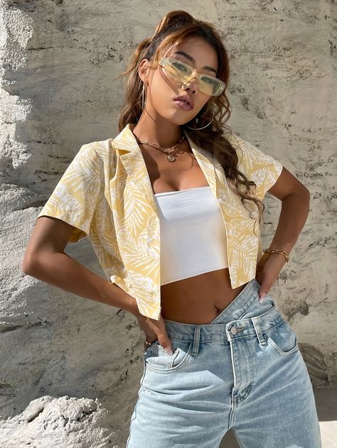 Tropical Shirt Outfit Women, Hawiian Outfit, Tropical Shirt Outfit, Tropical Fits, Hawaiian Shirts Women, Preppy Core, Print Blouse Outfit, Tropical Button Up Shirt, Hawaiian Party Outfit