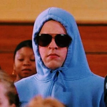 aesthetic, mean girls, damian, icon Damian Mean Girls Icon, Chickflicks Aesthetic, Funny Girl Aesthetic, Mean Girls Pfp, Damian Mean Girls, Mean Girls Janis, Damian Icon, She Doesn't Even Go Here, Mean Girl 3