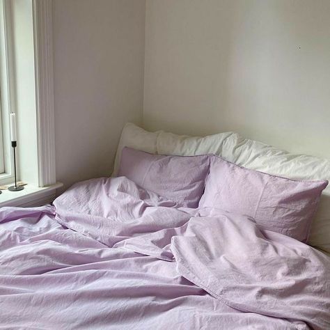 Purple Bedroom Aesthetic, Purple Room Aesthetic, Purple Dorm, Holding A Mirror, Lilac Room, Lilac Bedding, Lilac Bedroom, Purple Bedspread, Lavender Bedroom