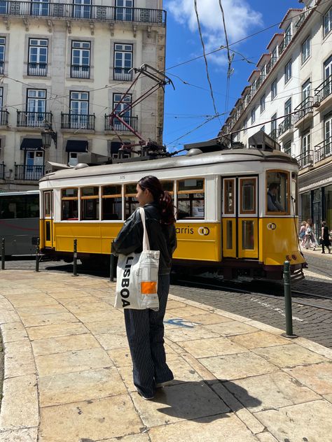 lisboa lisbon tram yellow trip travel aesthethic Lisbon Portugal Photo Ideas, Lisbon Photo Spots, Lisbon Instagram Photos, Lisbon Photo Ideas, Lisbon Picture Ideas, Lisbon Portugal Aesthetic Outfits, Portugal Picture Ideas, Portugal Instagram Pictures, Lisbon Photos Ideas