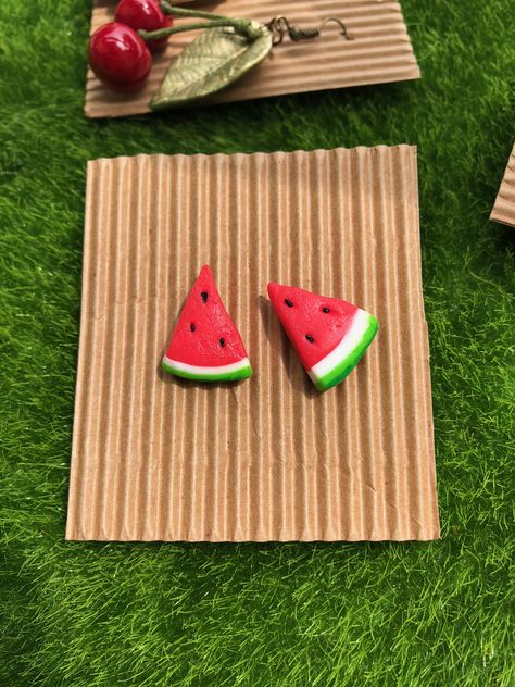 Fimo, Clay Watermelon, Watermelon Earrings, Foam Clay, Mini Clay, Baked Clay, Diy Air Dry Clay, Watermelon Birthday, Baking Clay