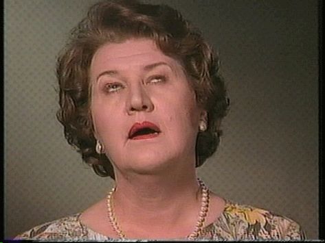 keeping up appearances hyacinth bucket patricia routledge Humour, Patricia Routledge, British Tv Comedies, British Sitcoms, Funny Pick, Keeping Up Appearances, British Humor, Spongebob Funny, Family Circle