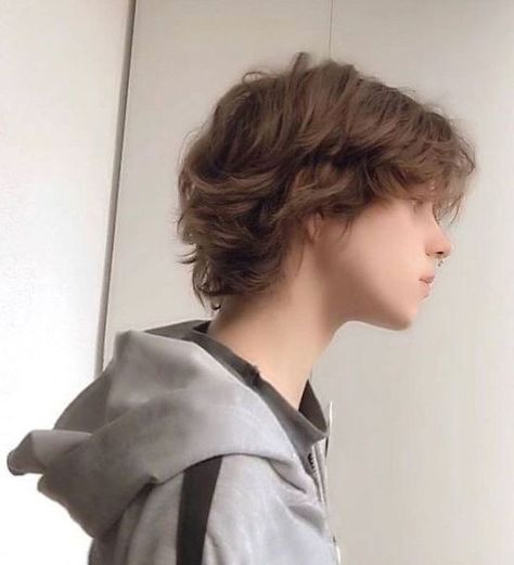 Non Binary Hair, Ftm Haircuts, Non Binary Haircuts, Androgynous Hair, Short Hair Tomboy, Short Grunge Hair, Fesyen Rambut, Hair Inspiration Short, Short Hair Syles