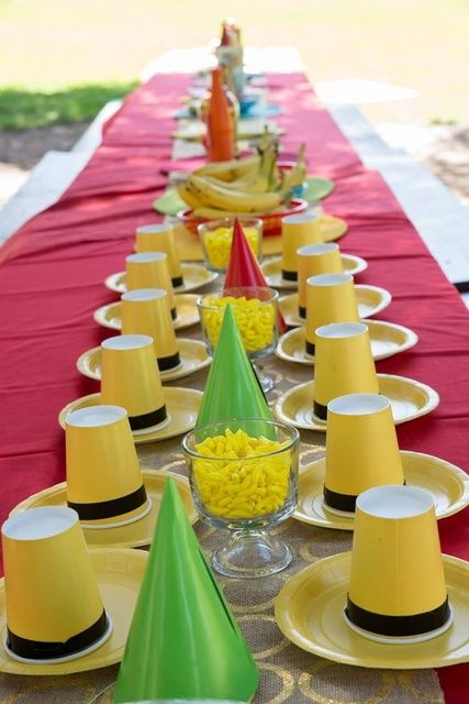 Curious George Birthday Party Ideas, George Birthday Party, Curious George Birthday Party, Curious George Party, Curious George Birthday, Monkey Birthday, Birthday Party Tables, Festa Party, Curious George