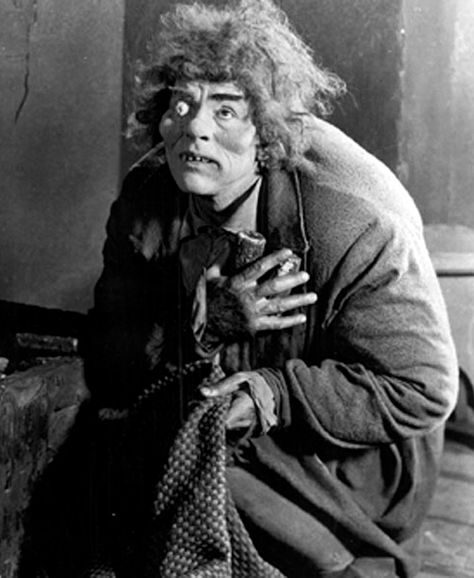 Lon Chaney, as Quasimodo in the film The Hunchback of Notre Dame, 1923 #LonChaney #TheHunchbackOfNotreDame #SilentMovieStar #1923 1920s London, Universal Horror, London After Midnight, Jacob Marley, Universal Studios Monsters, 1000 Faces, Silent Horror, Lon Chaney Jr, Monster Movies