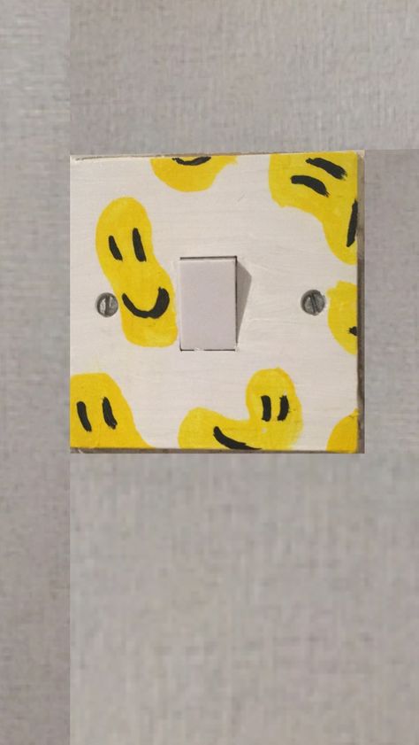 Cute Ways To Paint Your Light Switch, Painting Light Switch Covers Ideas, Painted Outlet Covers Aesthetic, Socket Painting Ideas, Diy Light Switch Cover Ideas Paint, Light Switch Covers Diy Paint Ideas, Light Switch Covers Diy Paint Easy, Light Switch Art Paint, Painted Charger Cube Ideas