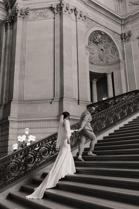 All Black Wedding Photos, Glam Wedding Photoshoot, Wedding Civil Photography, Aesthetic Elopement Photos, Courthouse Steps Wedding Photos, Courthouse Wedding Long Dress, Moody Courthouse Wedding, Museum Elopement Photos, City Bride Photoshoot