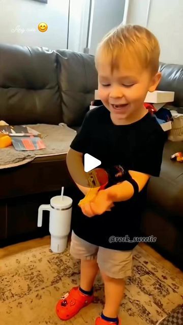 355K views · 21K likes | Mami Jane on Instagram: "#justforfun #funnyvideos #reelsviral #fypシ" Humour, Dancing Baby Video, Kid Videos Funny, Funny Toddler Videos, Funny Kid Videos, Funny Babies Videos, Baby Laughing Video, Kids Funny Videos, Baby Videos Funny