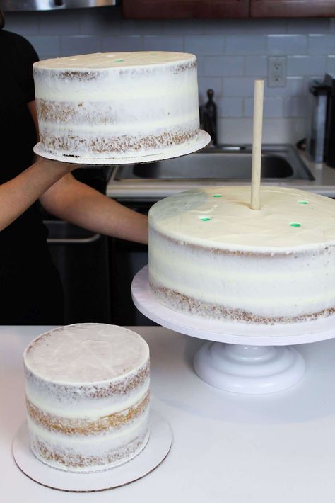 How To Make 3 Tier Cake, 12 Inch Wedding Cake, Yellow Wedding Cake Recipe, Professional Wedding Cakes, Wedding Cake Tiers Sizes, Two Tier Wedding Cake Recipe, How To Make A 3 Tiered Cake, Small Pies For Wedding, Make My Own Wedding Cake