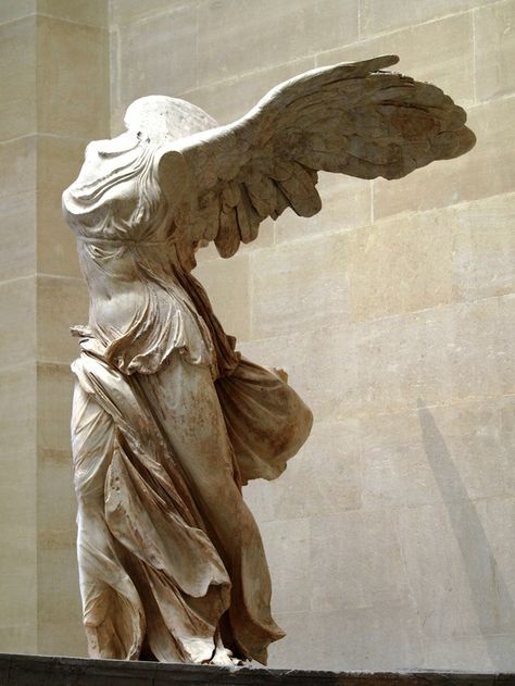 Nike Of Samothrace, Hellenistic Art, Winged Victory, Istoria Artei, Ancient Greek Sculpture, Greek Statues, Roman Sculpture, Greek Sculpture, Arte Obscura