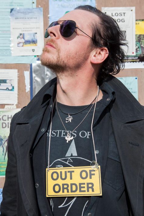 Simon Pegg (The World's End) in a Sisters of Mercy Tee!!! Simon Pegg, Gary King, Worlds End