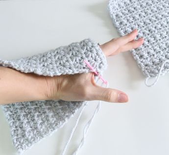 Easy beginner crochet wristers (fingerless gloves) - Melanie Ham Easy Crochet Gloves For Beginners, How To Knit Gloves For Beginners, Crocheted Hand Warmers, How To Crochet Hand Warmers, Hand Warmers Crochet Pattern, How To Crochet Fingerless Gloves, Crochet Hand Warmers Free Pattern, Hand Warmer Crochet, Hand Warmers Crochet