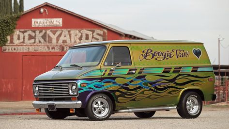 Jeff and Susan Overman celebrate the colorful van craze era with “Boogie Van,” their custom 1975 Chevrolet G10. Ford Custom Van, Chevy Bowtie Emblem, Boogie Van, Cars Pics, Chevrolet Van, Chevy Bowtie, Jump Seats, Chevy Van, Ford Roadster