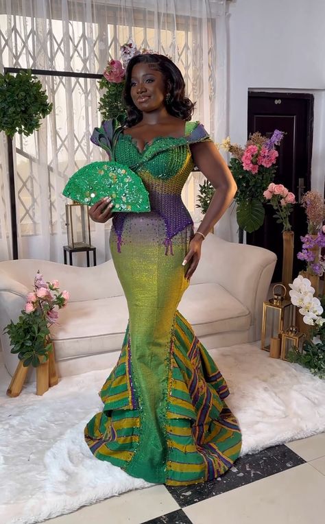 Ghanaian Kente Styles, Ghana Prom Dress, Green Kente Dress, Bride Kente Styles, Traditional Ghanaian Wedding, Kente Styles For Engagement Ghana, Kente Dress Styles Classy, Ghana Wedding Dress, Liberian Wedding