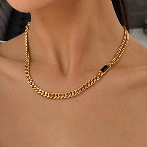 Gold thick chain necklace, onyx necklace, chain necklace with onyx charm Elegant Watches Women, Fashion Jewelry Necklaces Gold, Real Gold Chains, Gold Jewerly, Fancy Jewelry Necklace, Thick Chain Necklace, Chain Necklace Gold, Gold Chain Choker, Face Necklace