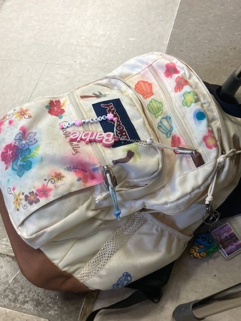 Backpack Packing Aesthetic, Jansport Coconut Backpack, Right Pack Jansport, Decorated Jansport Backpack, Coconut Jansport Backpack, Y2k Backpacks For School, Summer Camp Backpack, Jansport Right Pack Aesthetic, Jansport Backpacks Decoration