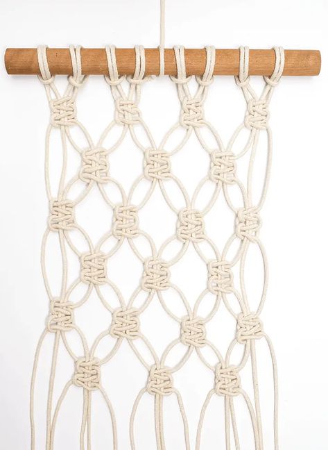 DIY Mini Macrame Wall Hanging - A Pretty Fix Macrame Stone Wrapping Tutorial, Diy Mini Macrame, Stone Wrapping Tutorial, Diy Wall Hanging Yarn, Lay It Down, Mini Macrame Wall Hanging, Wall Art Tutorial, Macrame Wall Hanging Tutorial, Macrame Knots Tutorial