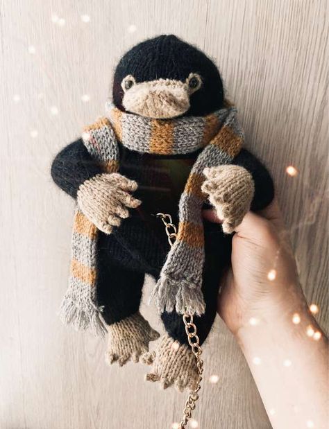 Amigurumi Patterns, Fantasic Beast, Harry Potter Creatures, Harry Potter Knit, Knitting Quilt, Harry Potter Crochet, Sock Knitting Patterns, Knitted Animals, Fun Crochet Projects