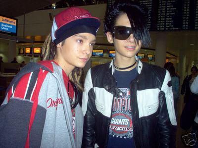 Tom And Bill Kaulitz, Tom And Bill, Vogue Photoshoot, Tokyo Hotel, Georg Listing, Tokyo Hotels, Band Pictures, Bill Kaulitz, Tom Kaulitz