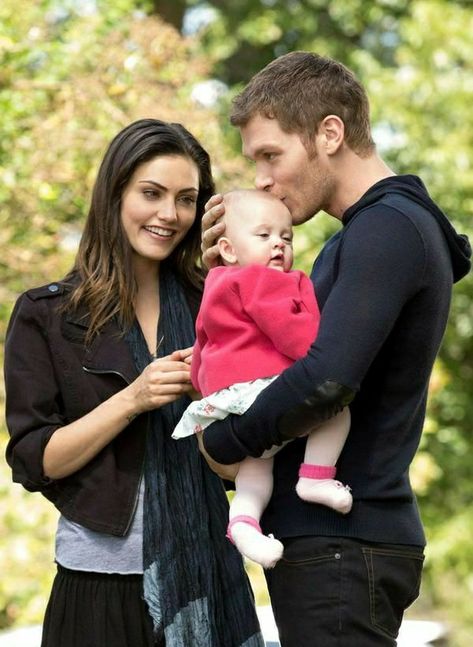 Klaus And Hope, Hayley And Klaus, Klaus The Originals, Hope Wallpaper, Vampire Diaries Poster, Hayley Marshall, Vampier Diaries, The Originals Tv, Vampire Diaries Wallpaper